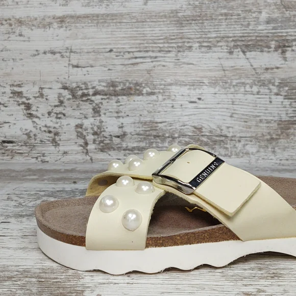 đ§NWOT Ethem Genuins Cream Pearl Slide Sandal - Picture 3 of 16
